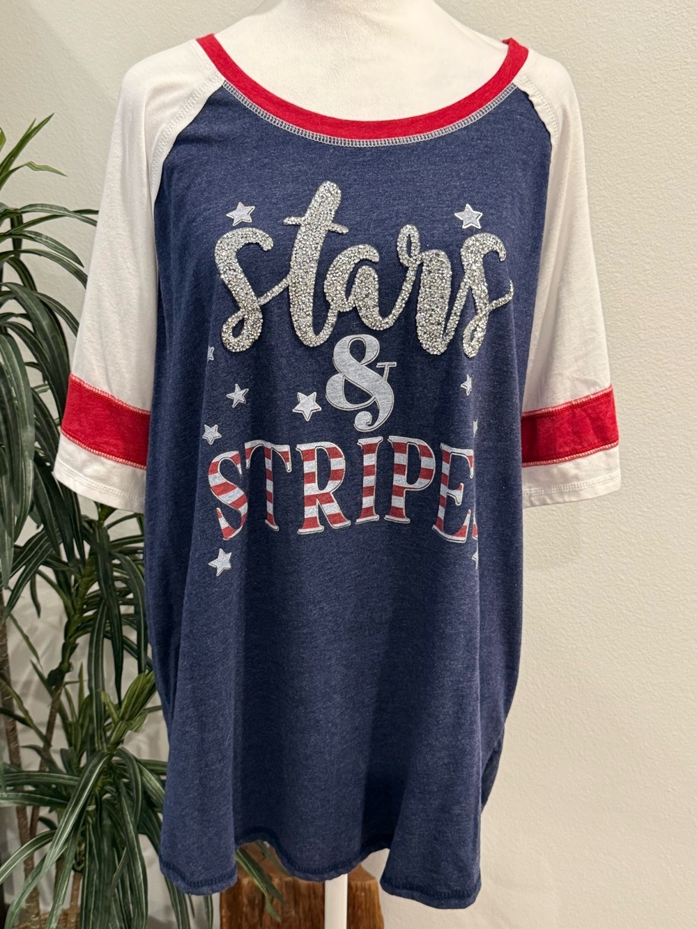 Women’s Sable Sky Patriotic Raglan T-Shirt Blue Textured Stars & Stripes Top 2X